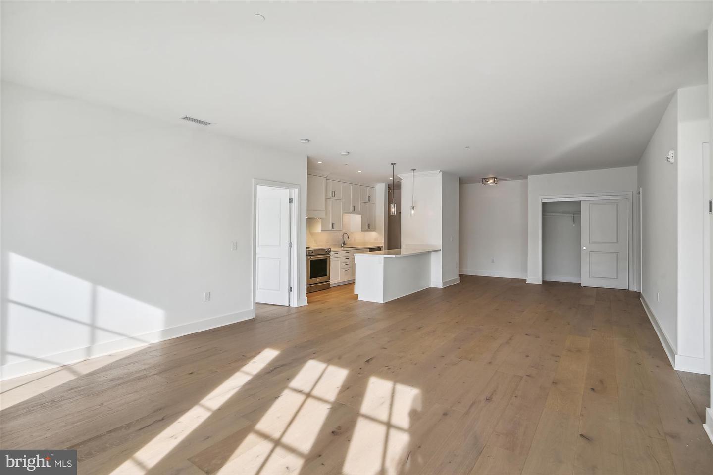 106 Annapolis St #202 Property Photo 2