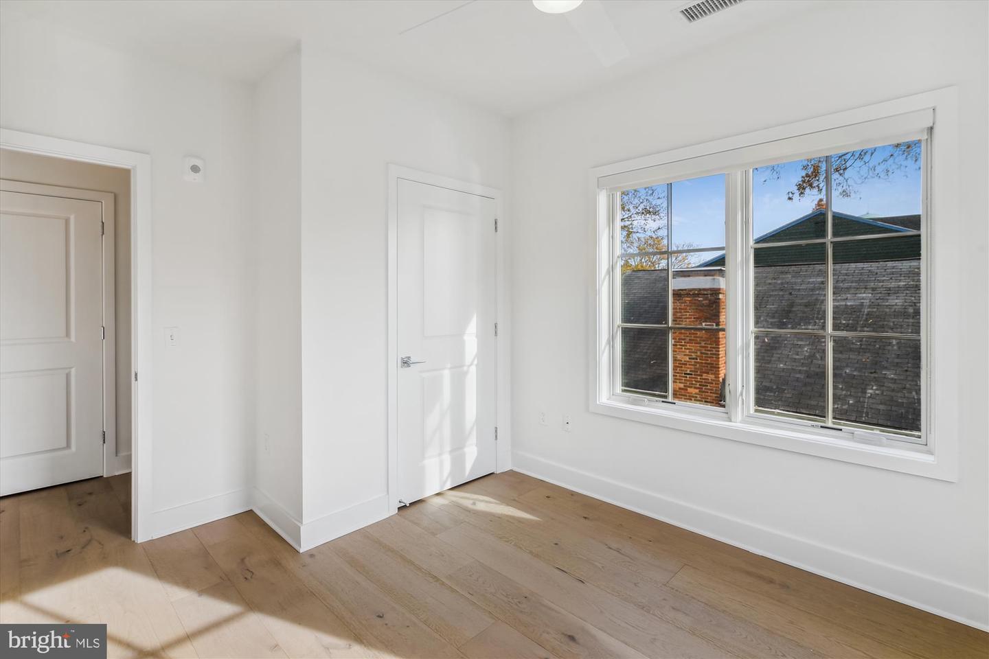 106 Annapolis St #202 Property Photo 6