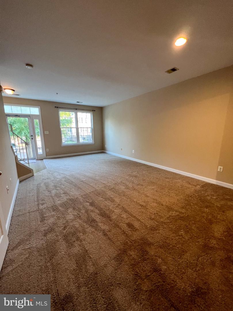 8646 Willow Leaf Ln Property Photo 3