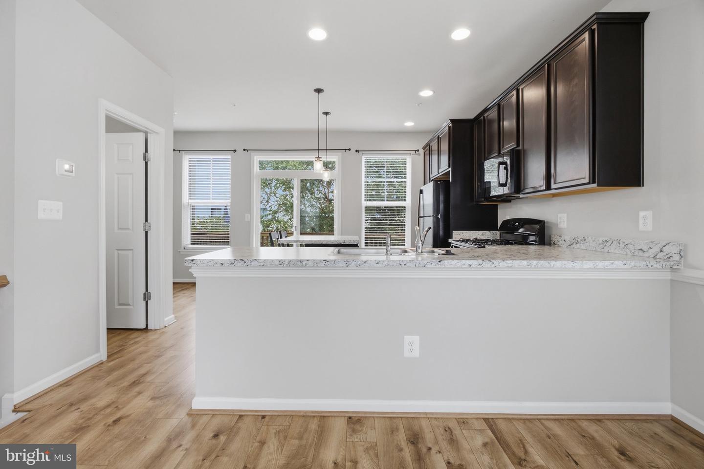 7503 Resch Loop Property Photo 2