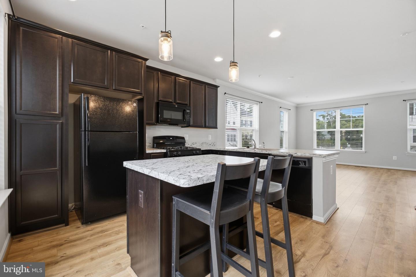 7503 Resch Loop Property Photo 4