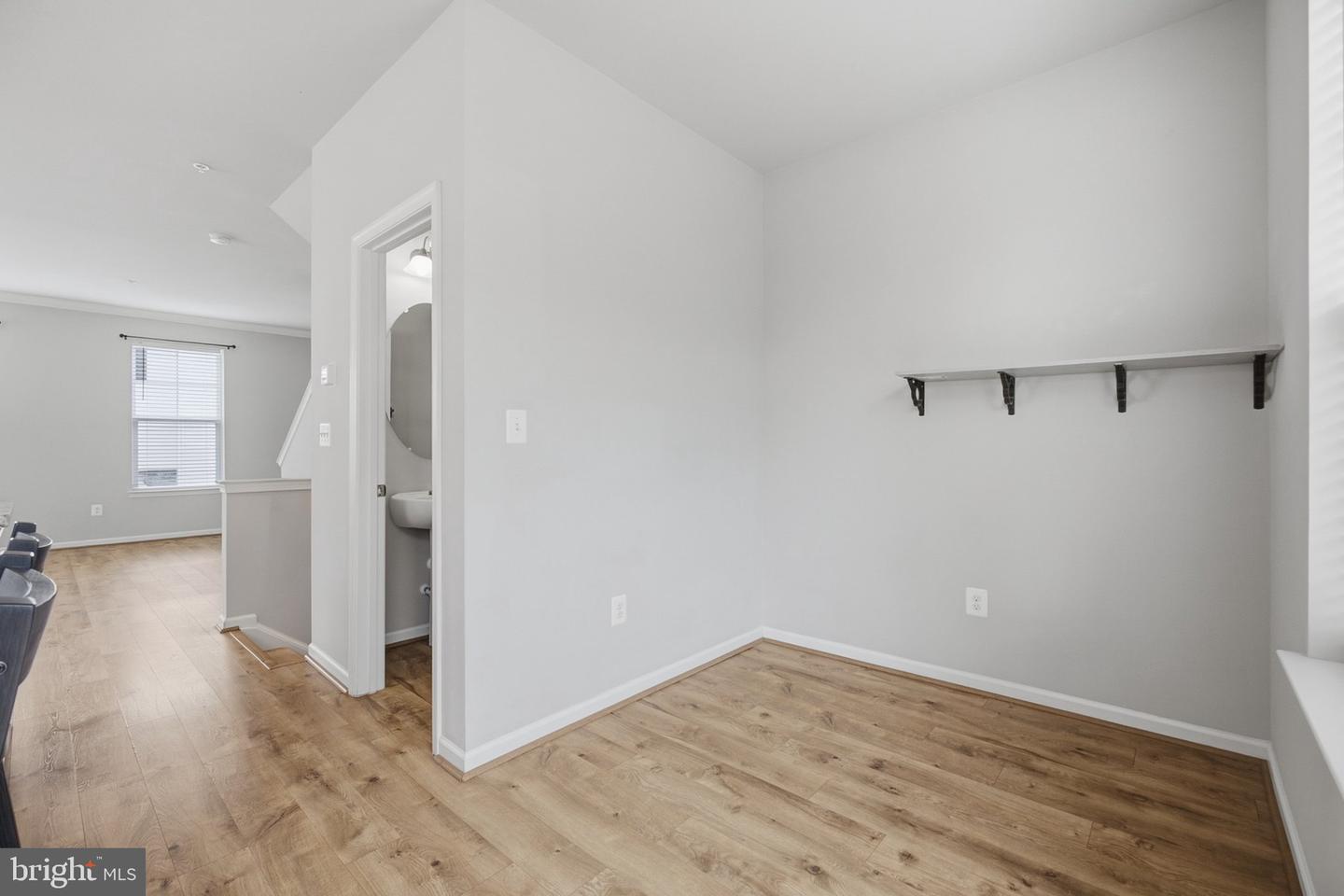 7503 Resch Loop Property Photo 5