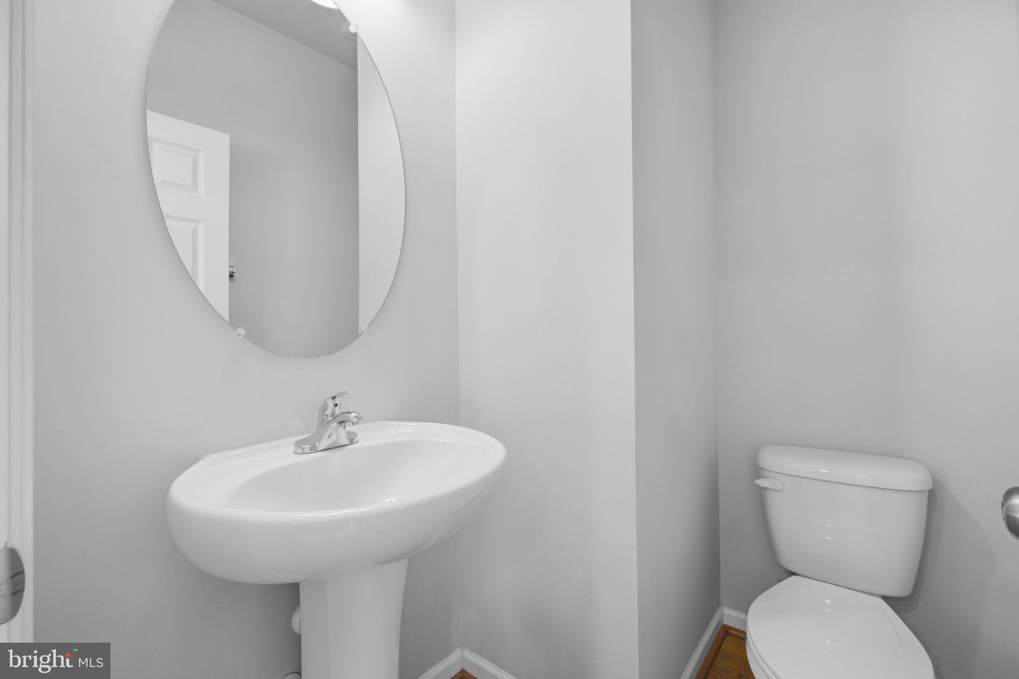 7503 Resch Loop Property Photo 8