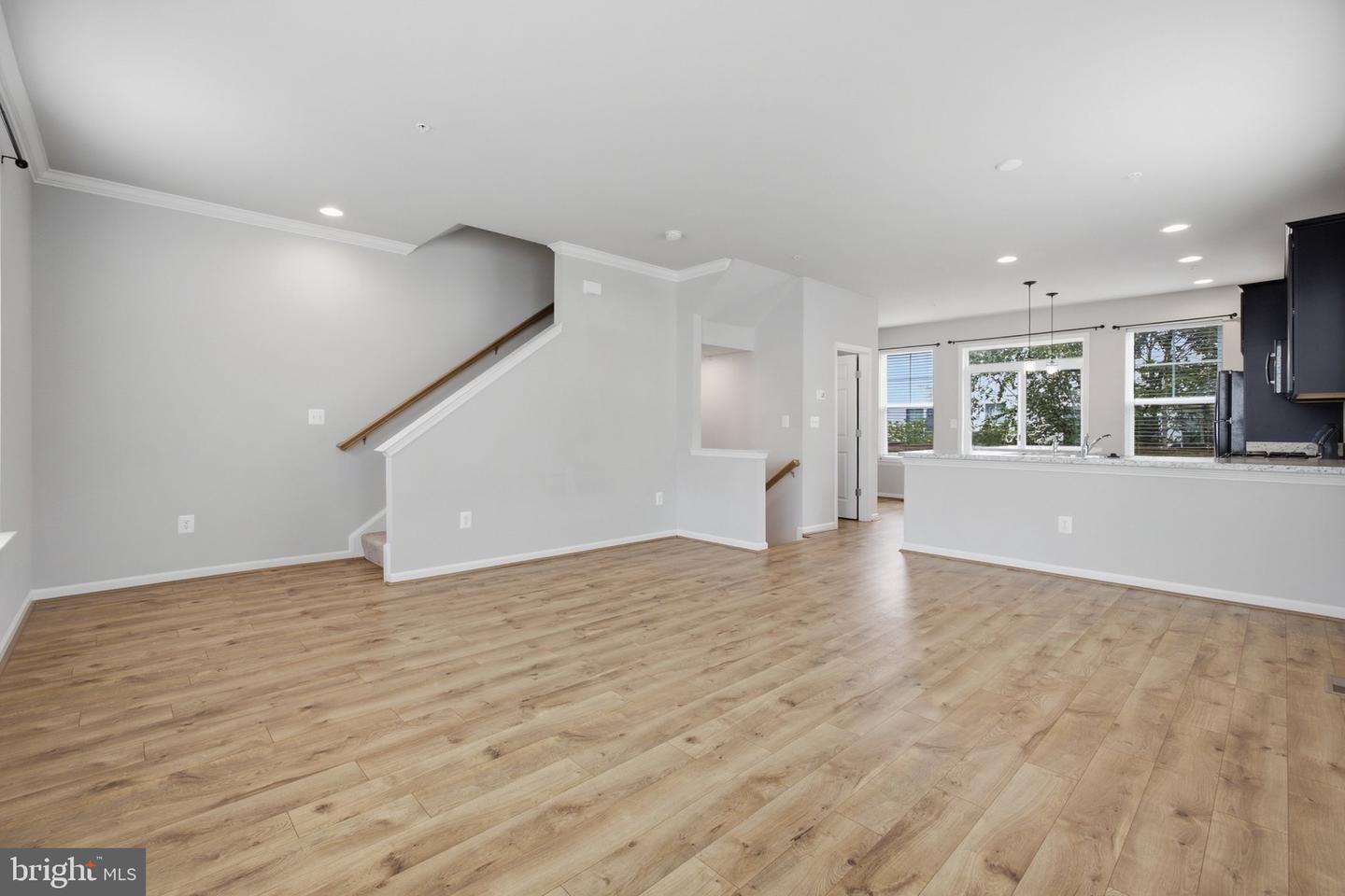 7503 Resch Loop Property Photo 10