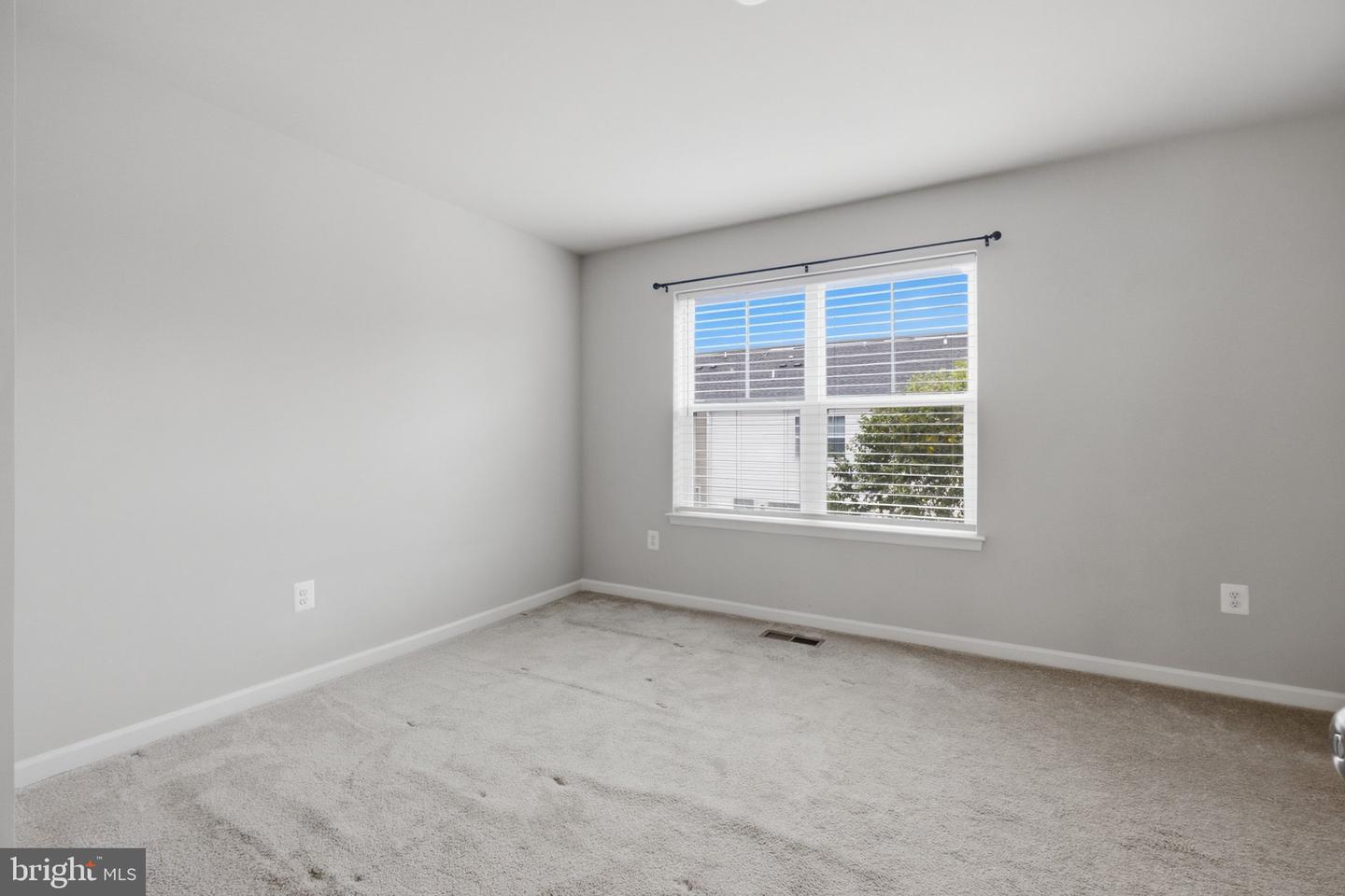 7503 Resch Loop Property Photo 12
