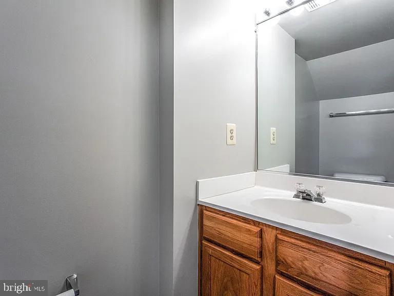 101 Quiet Waters Pl Property Photo 10