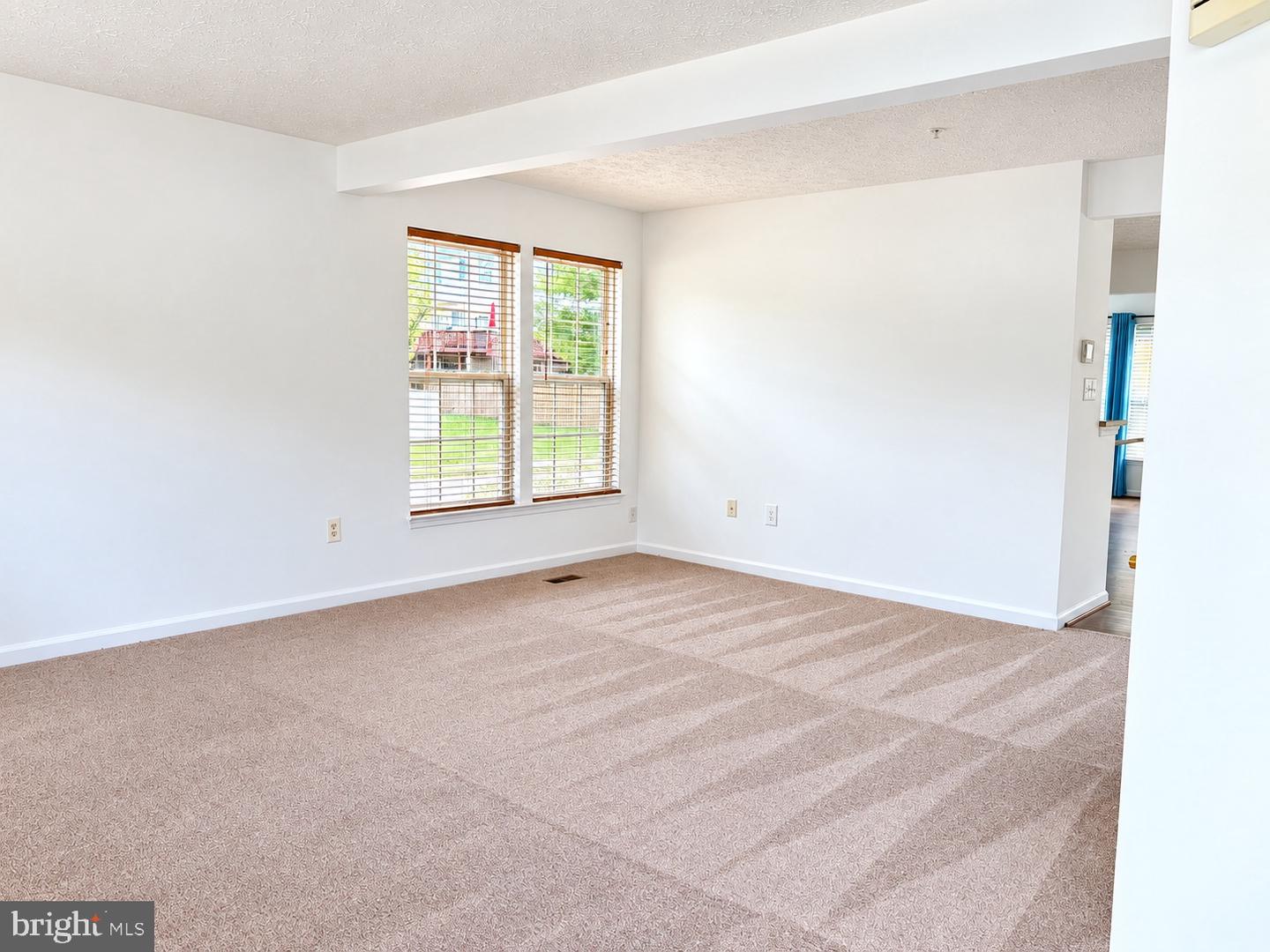 8720 Thornbrook Dr Property Photo 4