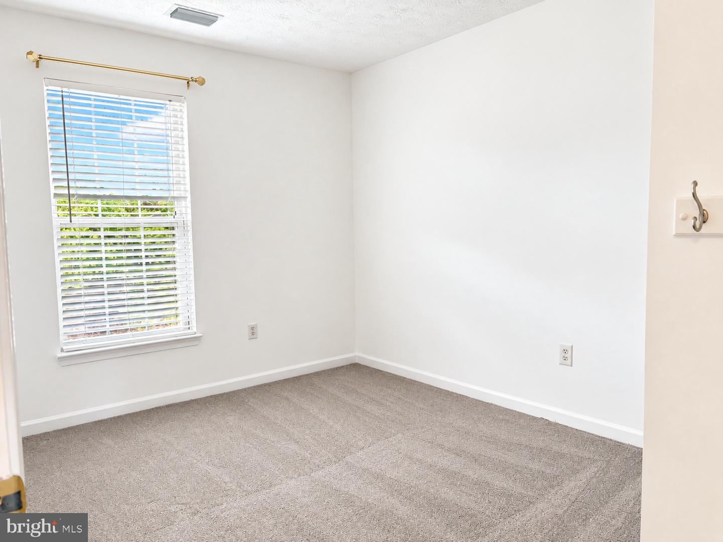 8720 Thornbrook Dr Property Photo 24