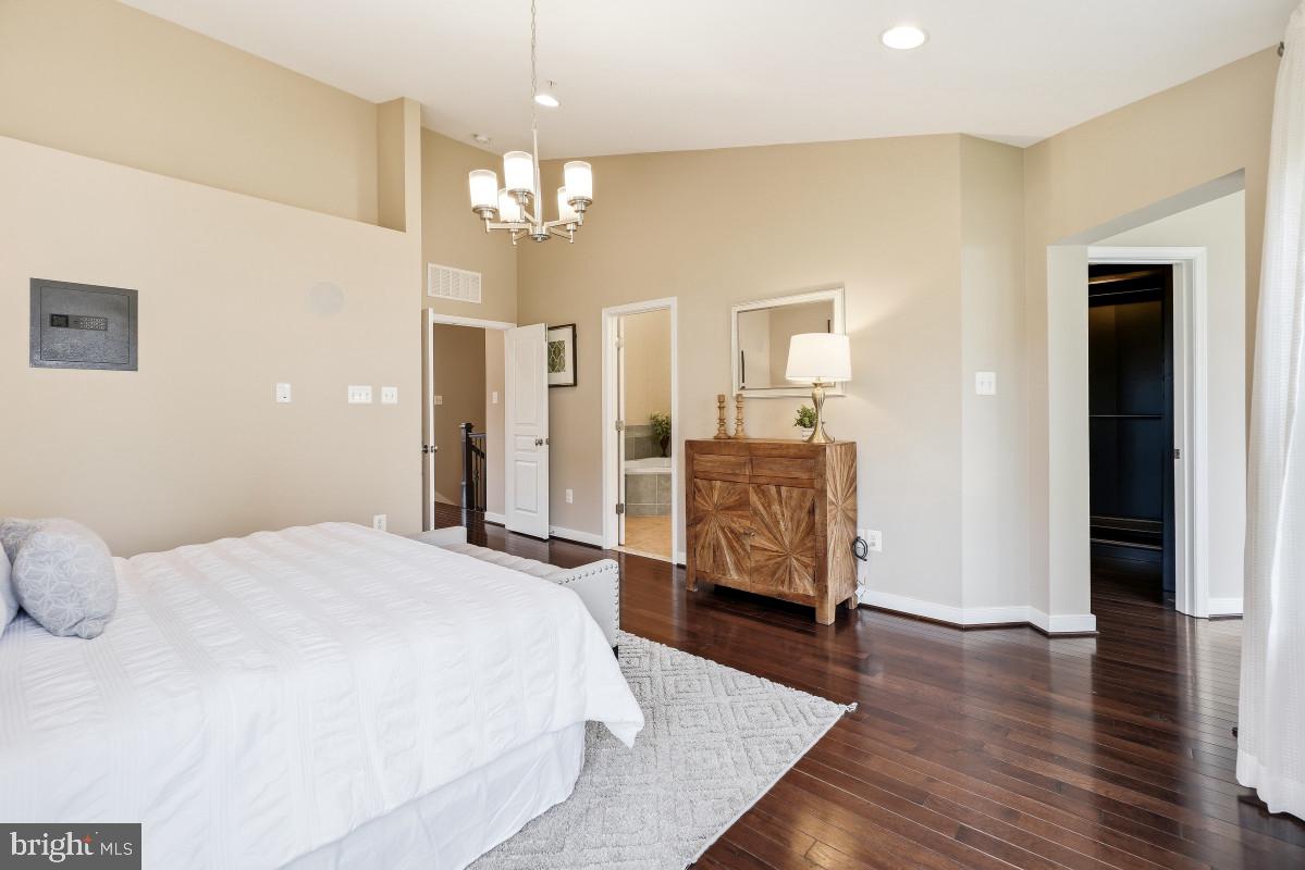 202 Admirals Ct Property Photo 16