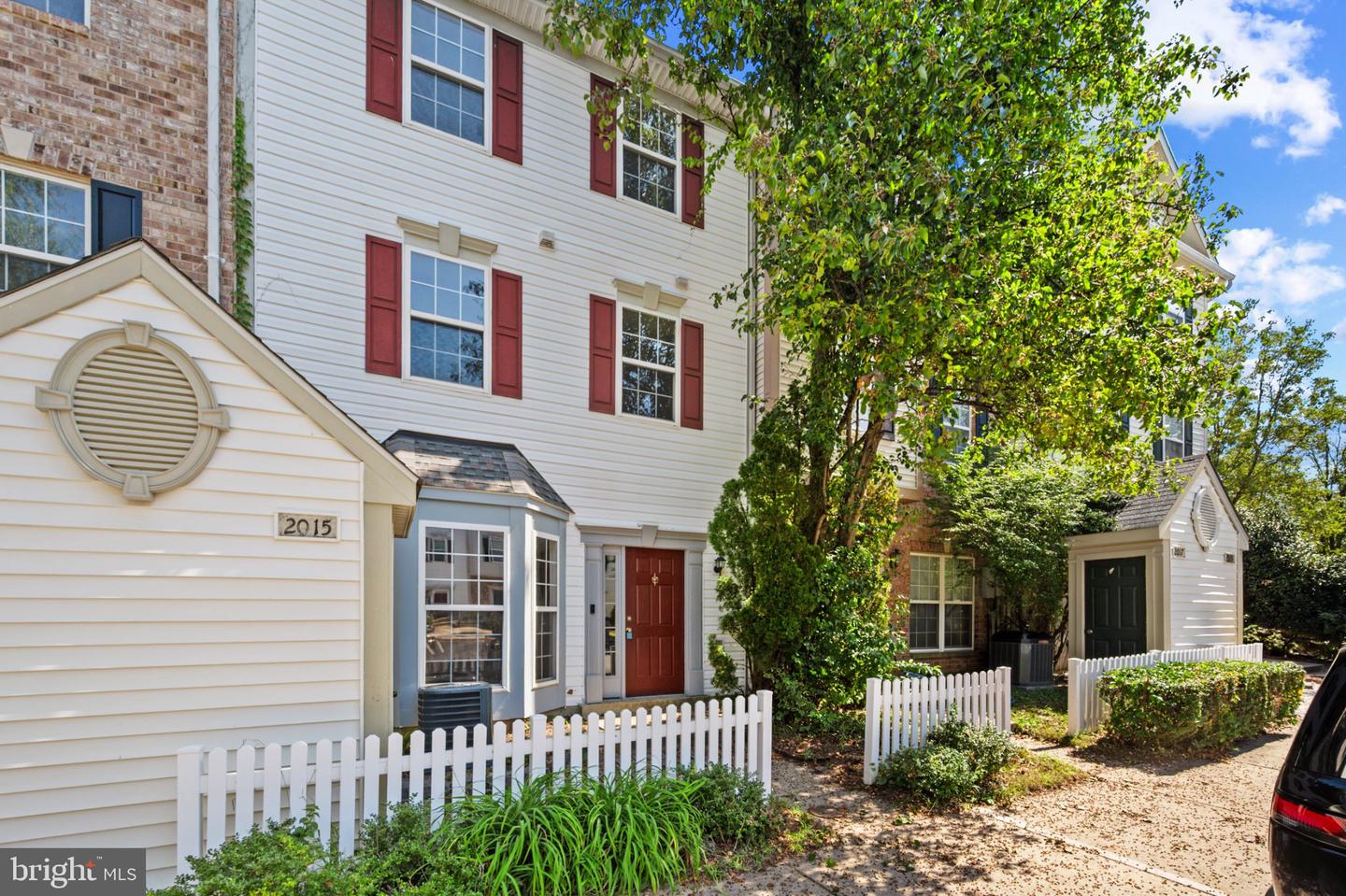 2015 Cooper Point Ct Property Photo 1