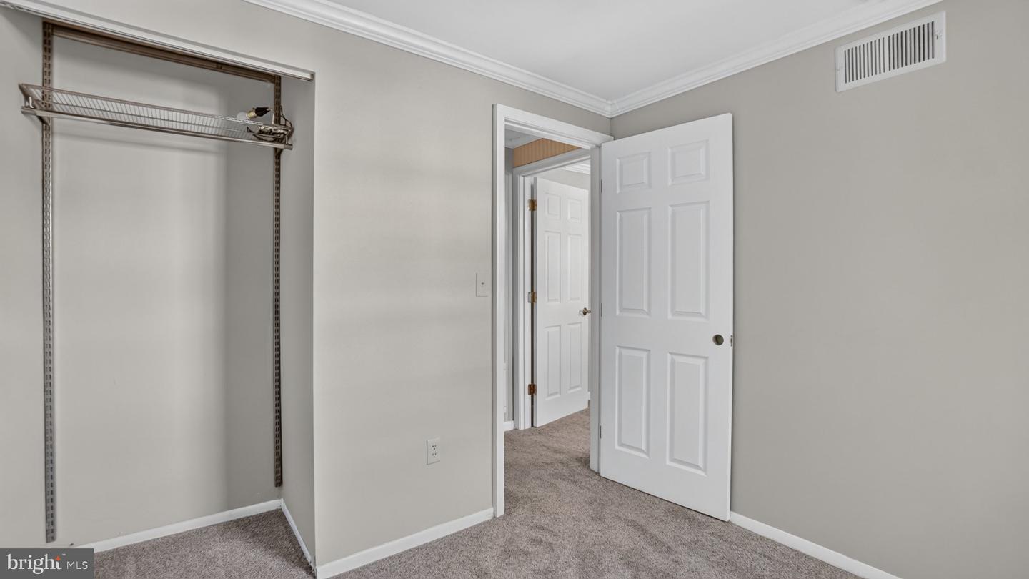 7643 Hennesey Ct Property Photo 24