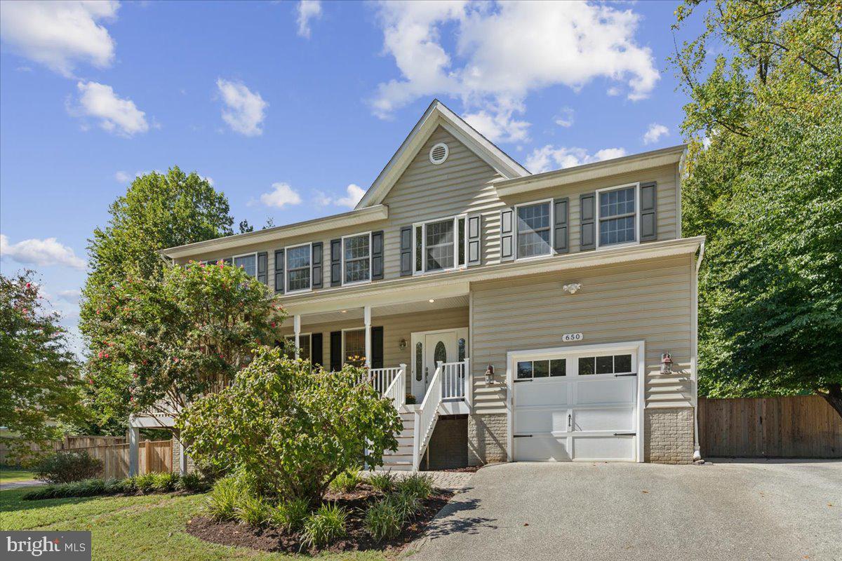 650 Florida Pl Property Photo 2