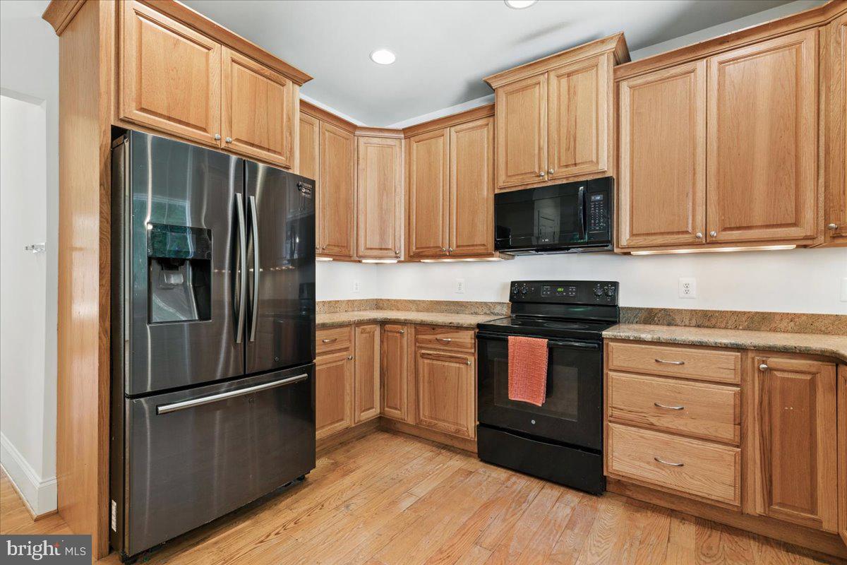650 Florida Pl Property Photo 15