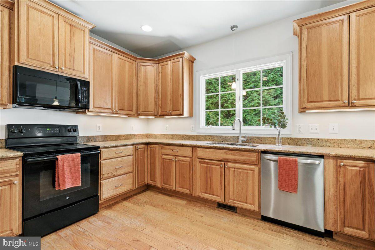 650 Florida Pl Property Photo 18