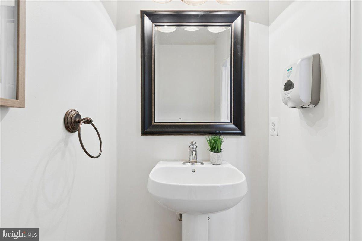 650 Florida Pl Property Photo 32
