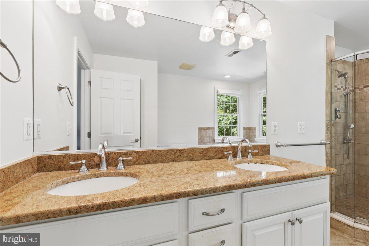 650 Florida Pl Property Photo 37