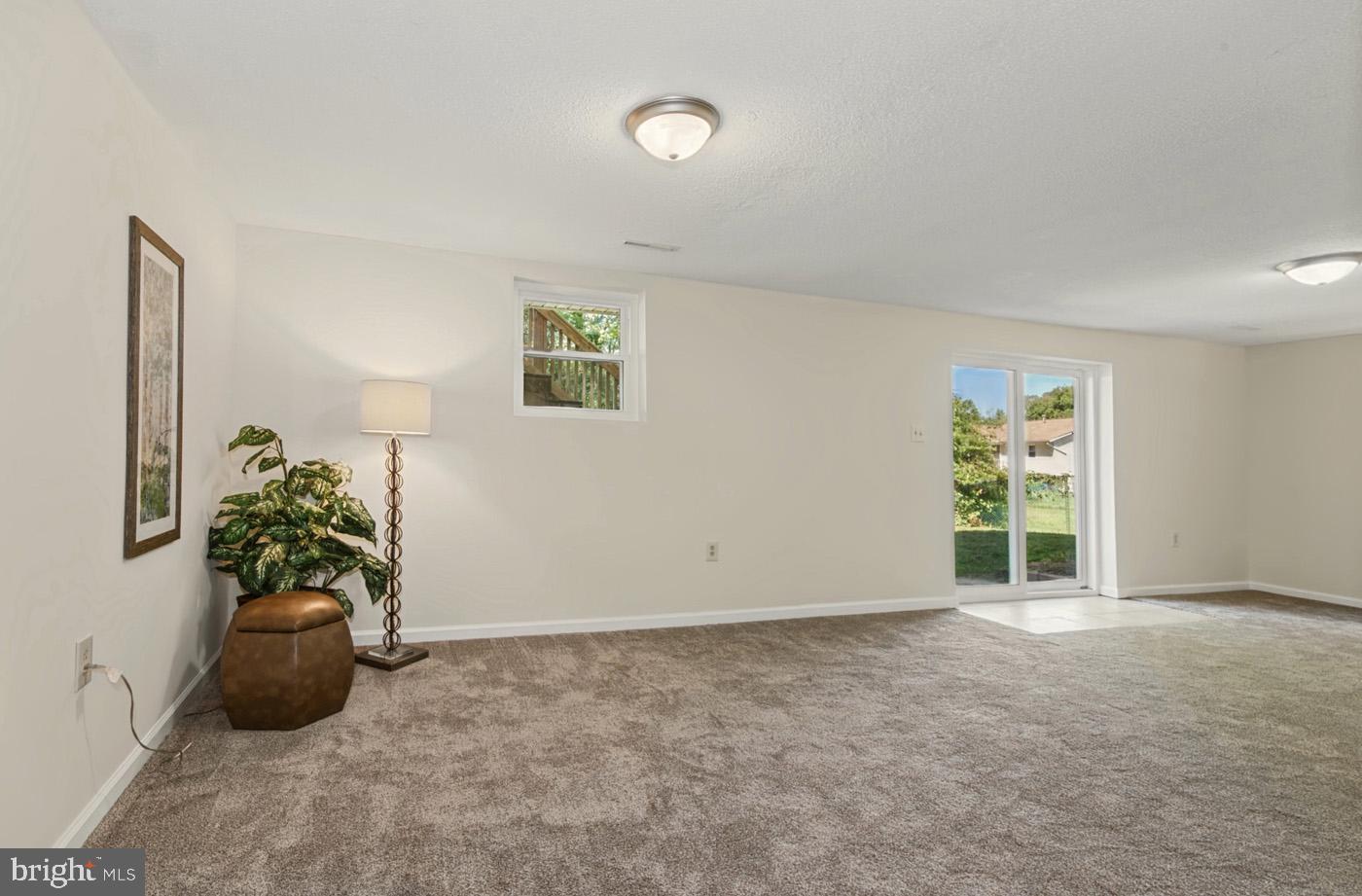 8265 Ahearn Dr Property Photo 23