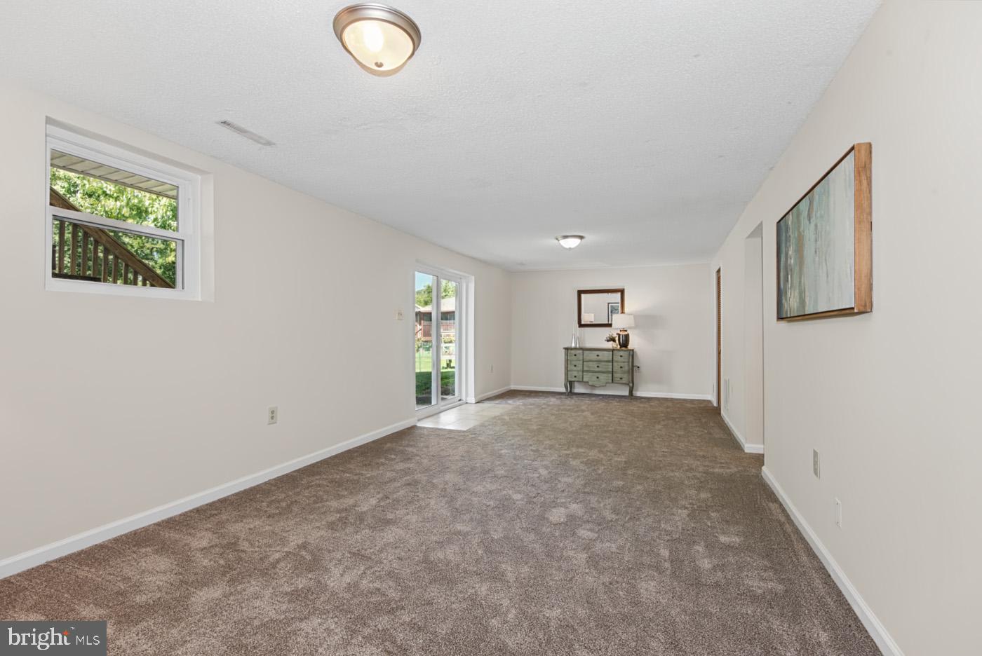 8265 Ahearn Dr Property Photo 25