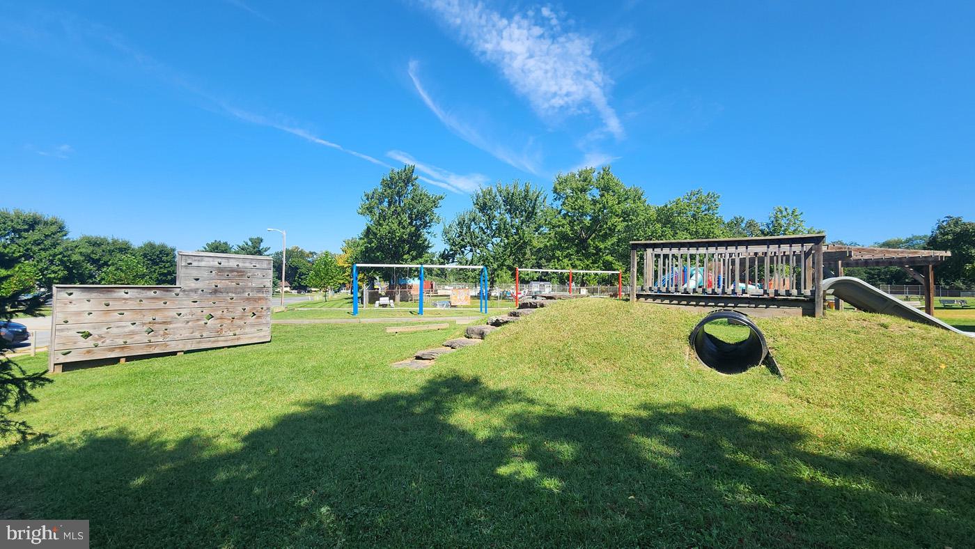 8265 Ahearn Dr Property Photo 35