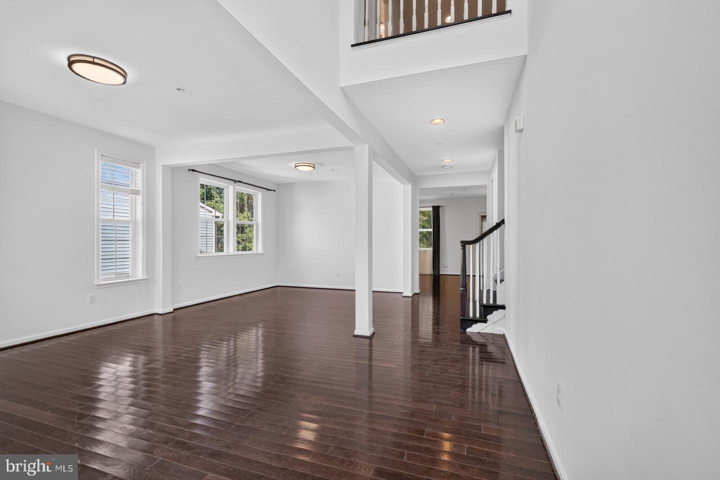 906 Saint Martins Loop Property Photo 4