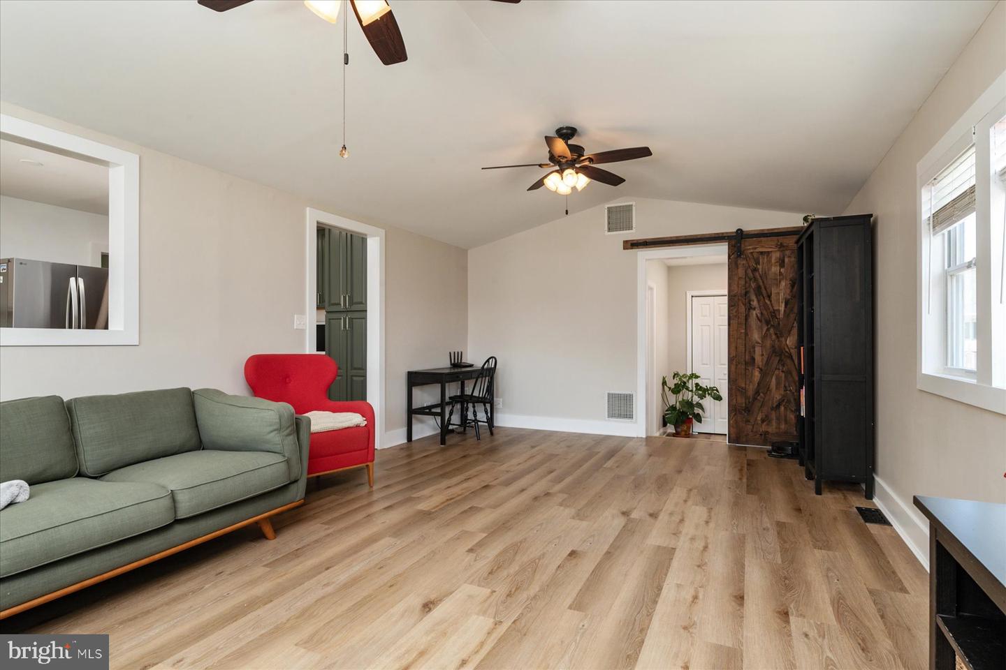 2 Sunset Cir Property Photo 14