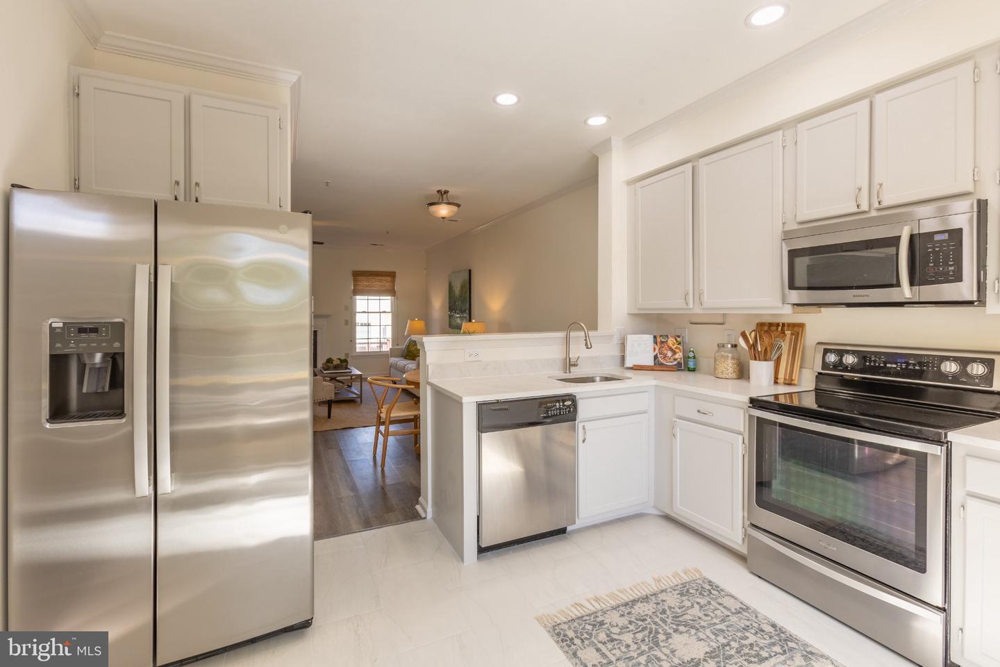1136 Wickford Ct Property Photo 3