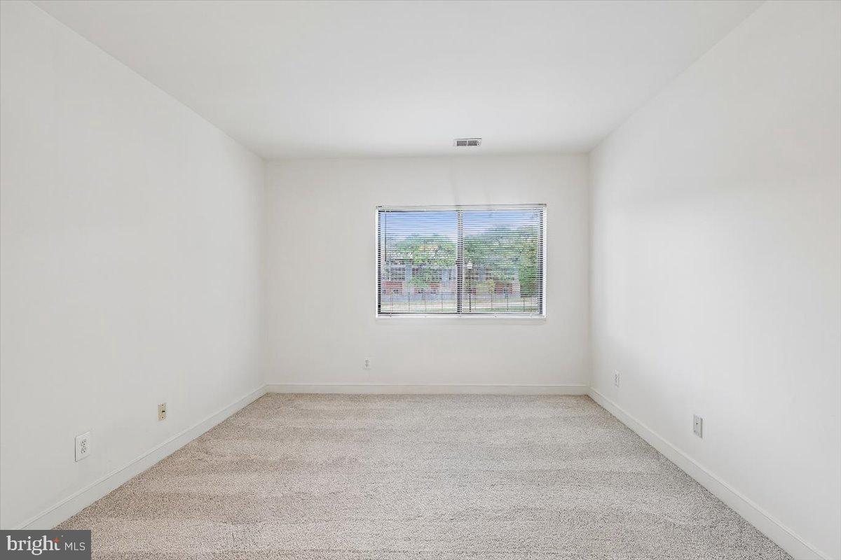 300 Hilltop Ln #300e Property Photo 21
