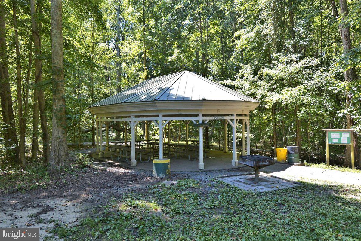 300 Hilltop Ln #300e Property Photo 41
