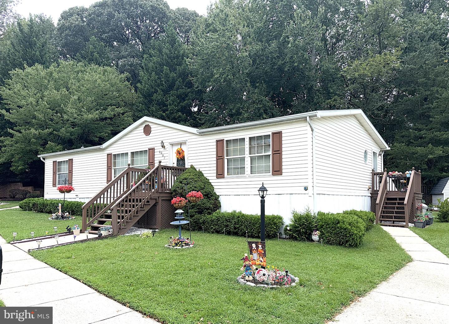 8007 Fair Breeze Dr Property Photo 1