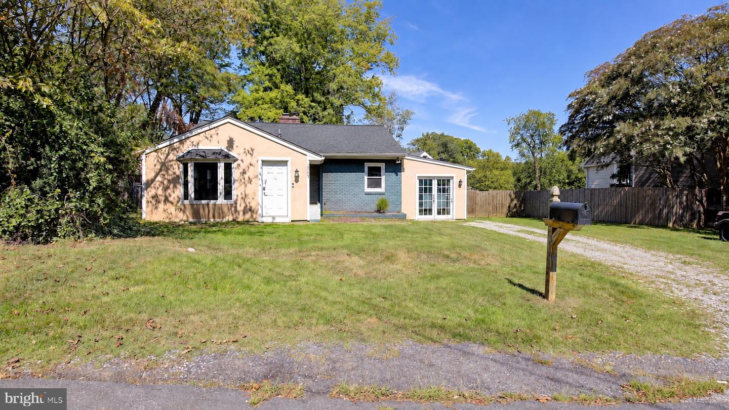 1729 Shore Dr Property Photo 1