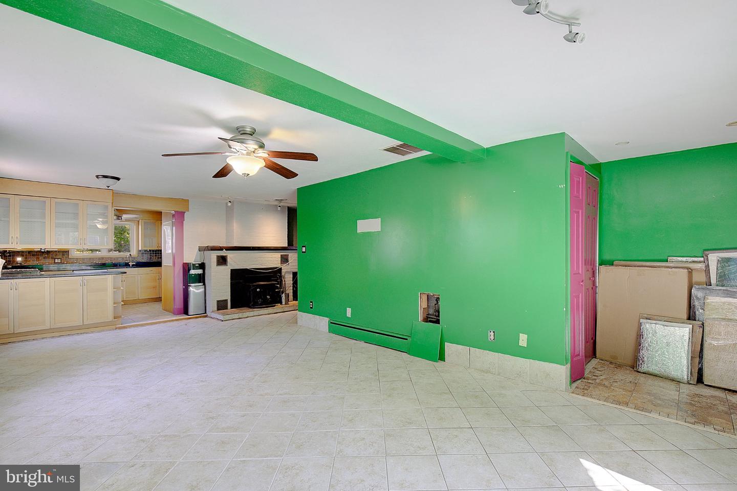 1729 Shore Dr Property Photo 5
