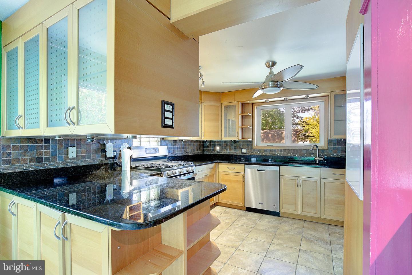 1729 Shore Dr Property Photo 11