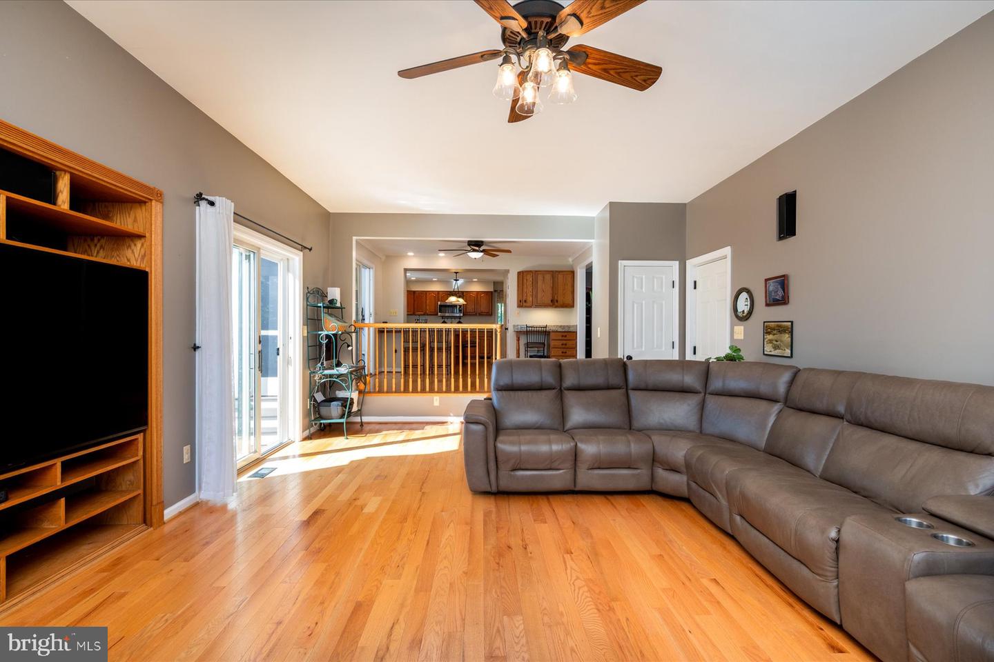 1117 Wilson Dr Property Photo 3