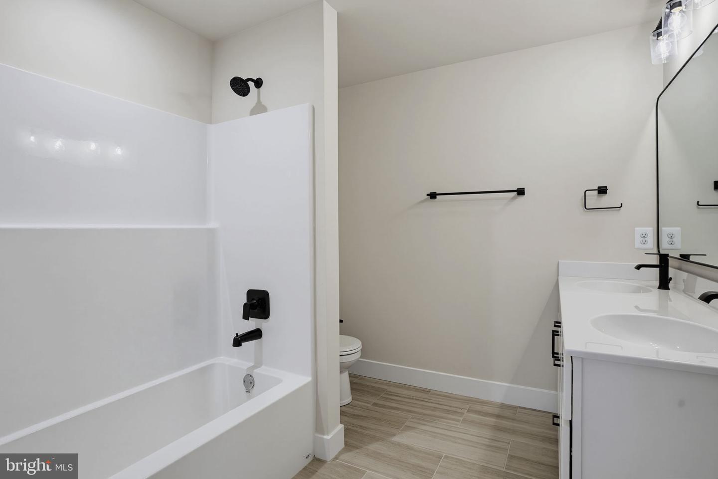 3646 Otis Ave Property Photo 23