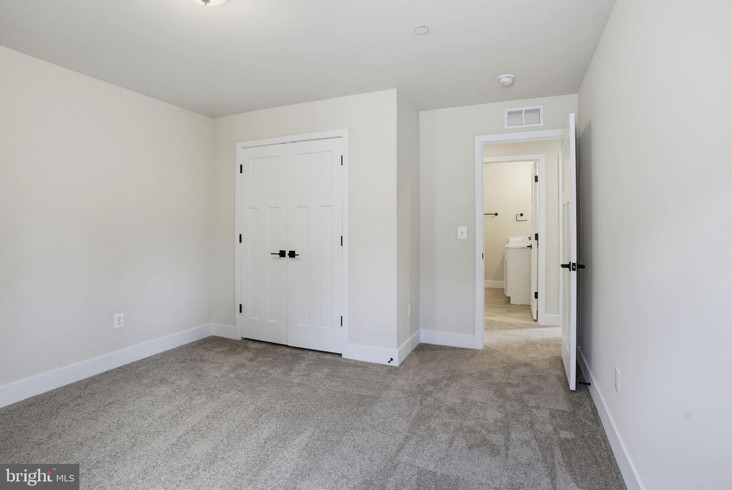3646 Otis Ave Property Photo 25