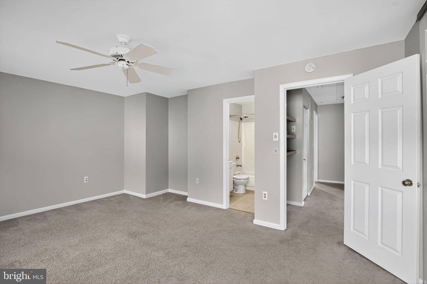 2492 Wentworth Dr Property Photo 17
