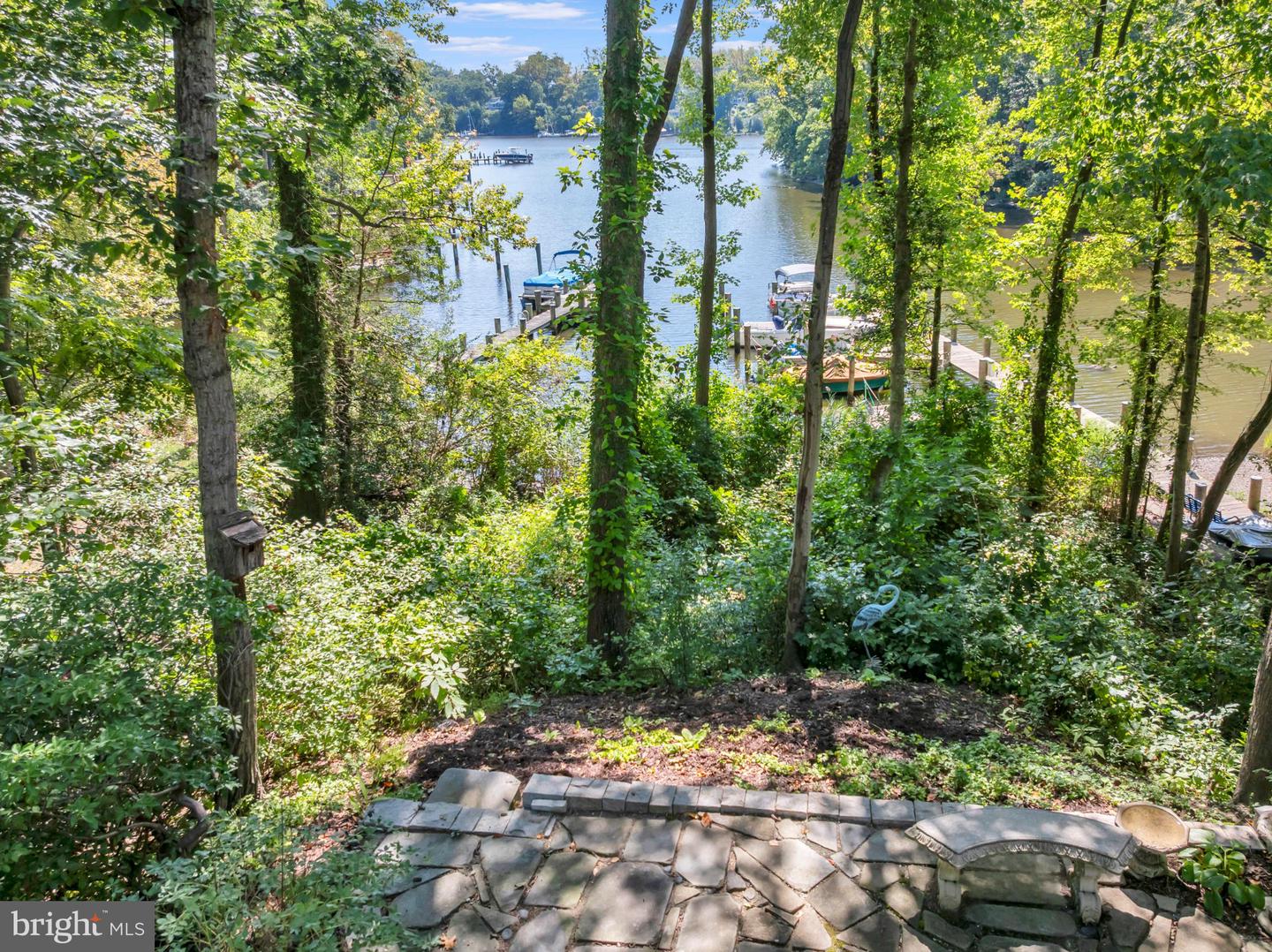 527 Forest Rd Property Photo 8