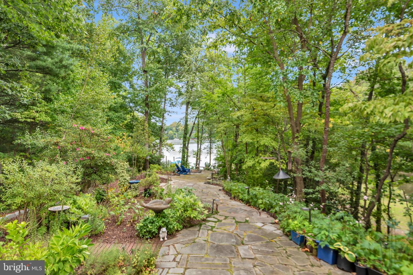 527 Forest Rd Property Photo 22
