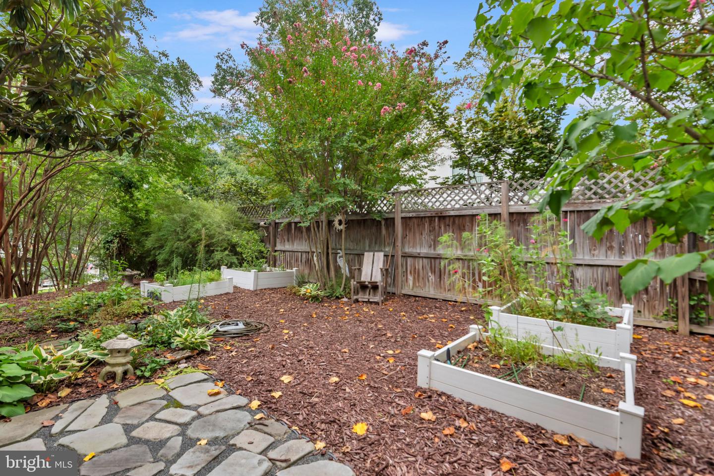 527 Forest Rd Property Photo 26