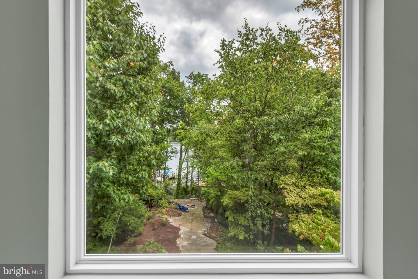 527 Forest Rd Property Photo 29