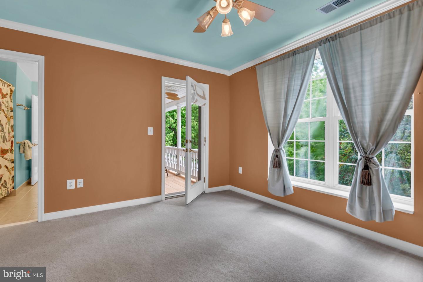 527 Forest Rd Property Photo 55