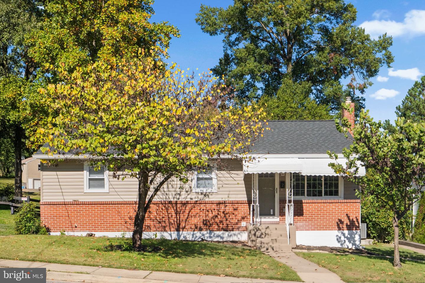 2 WILLOWDALE AVE Property Photo 1