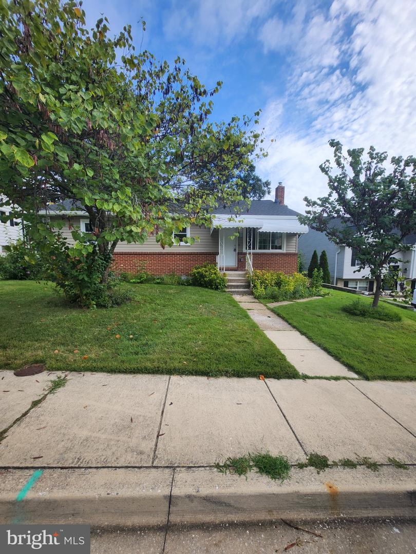 2 Willowdale Ave Property Photo 2
