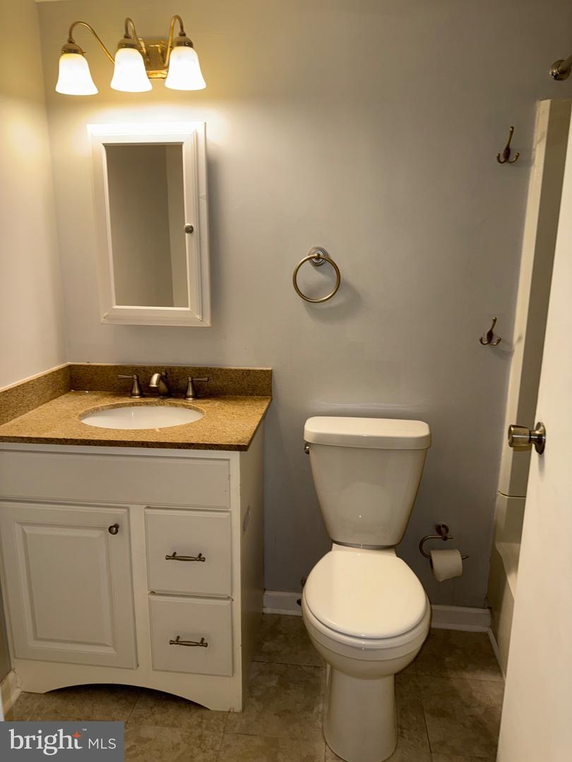 3502 Davenport Ct #e Property Photo 7