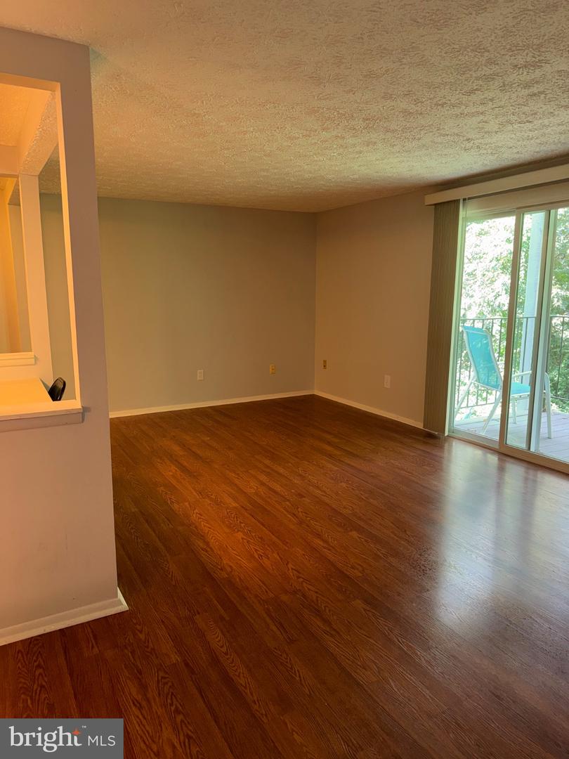 3502 Davenport Ct #e Property Photo 9