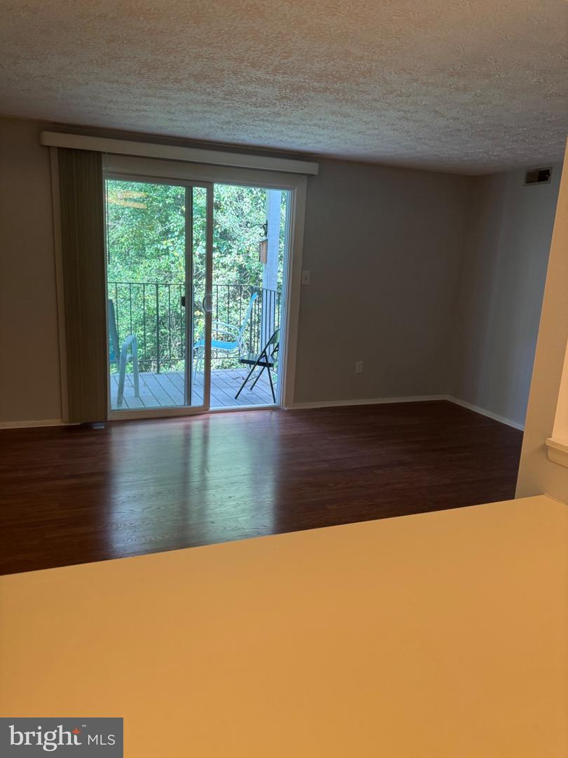 3502 Davenport Ct #e Property Photo 12