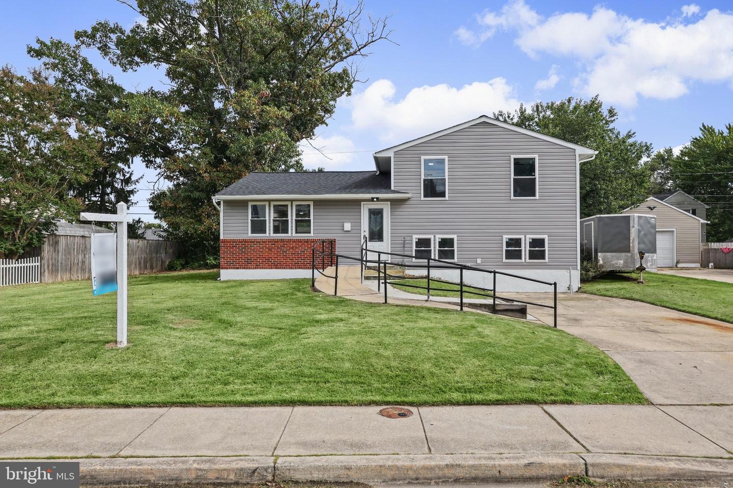 727 Delmar Ave Property Photo 3