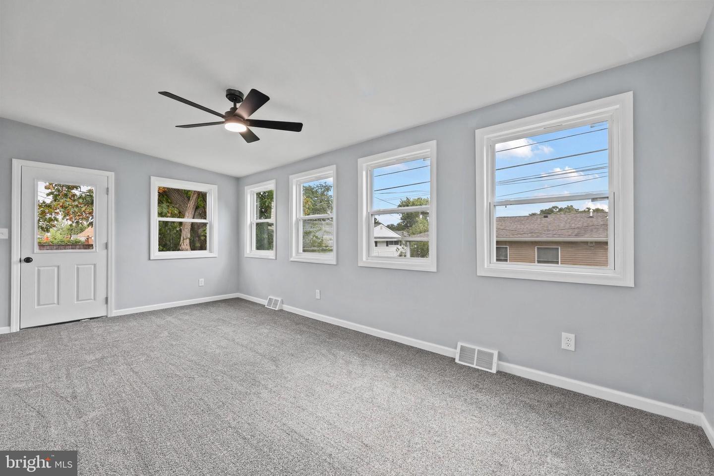727 Delmar Ave Property Photo 16