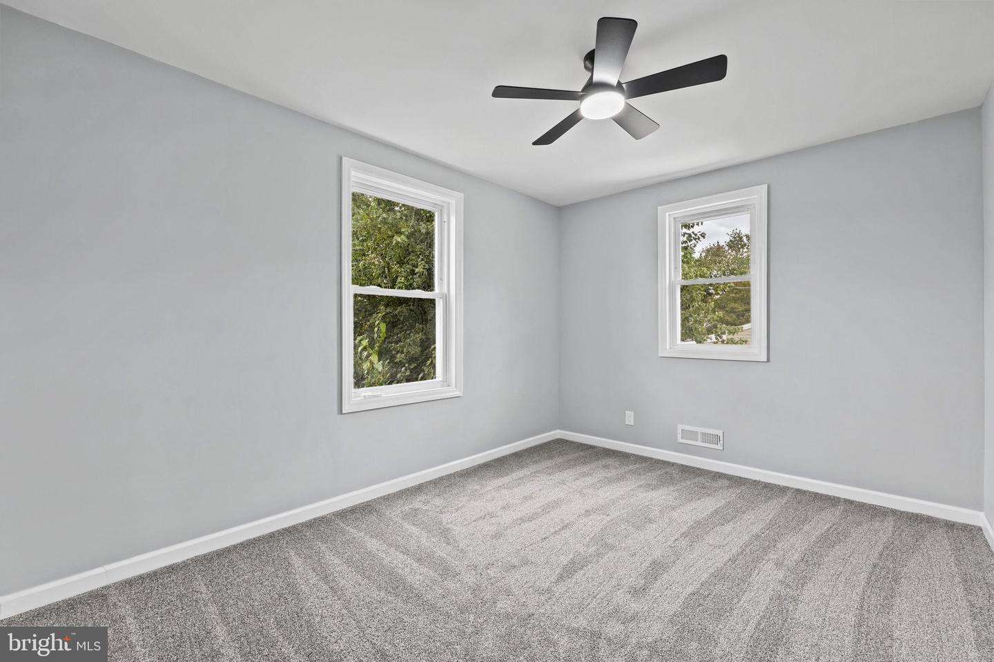 727 Delmar Ave Property Photo 18