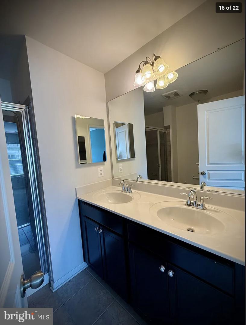 2724 Downing Ln Property Photo 16